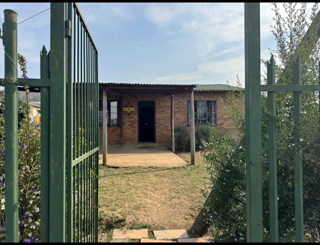 2 BEDROOM FREEHOLD FOR SALE IN MPOPHOMENI